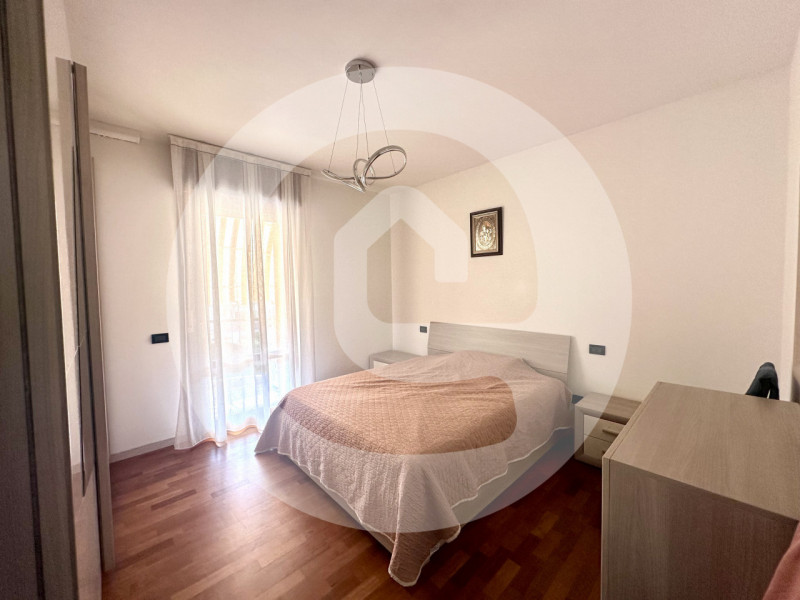 Appartamento duplex, situato all'interno di una palazzina composta da sole 8 unità abitative. L'i...
