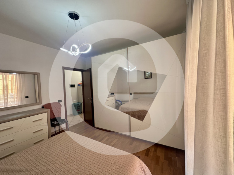 Appartamento duplex, situato all'interno di una palazzina composta da sole 8 unità abitative. L'i...