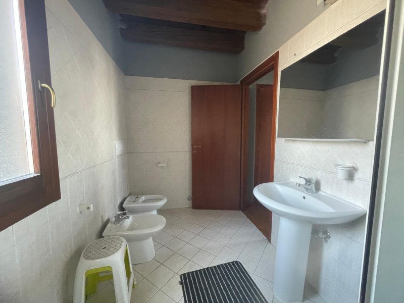 UBICAZIONE E CONTESTO
Ad Altavilla Vicentina, in particolare nella zona di Tavernelle, in una pos...