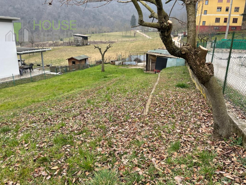 VALDAGNO-Maglio di Sopra: in zona residenziale TERRENO EDIFICABILE RESIDENZIALE di circa 624 mq, ...