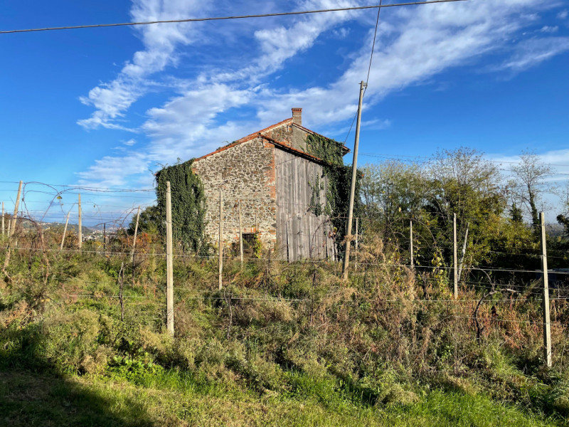 Rustico indipendente con 4.500 mq di terreno a Colceresa

Info e appuntamento Sogno Immobiliare v...
