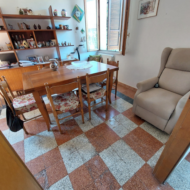 MASI,
Se stai cercando un'abitazione in centro, ma in una zona tranquilla e riservata, questa por...