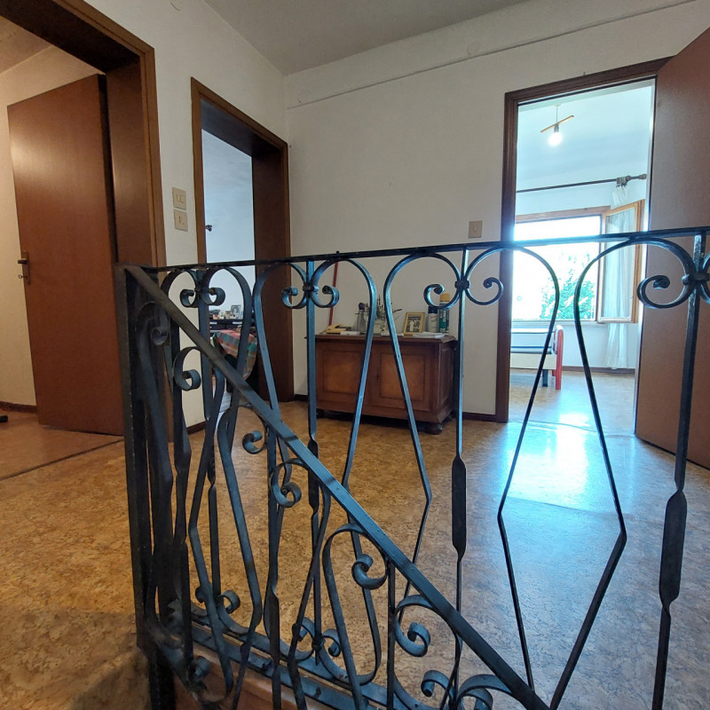 MASI,
Se stai cercando un'abitazione in centro, ma in una zona tranquilla e riservata, questa por...