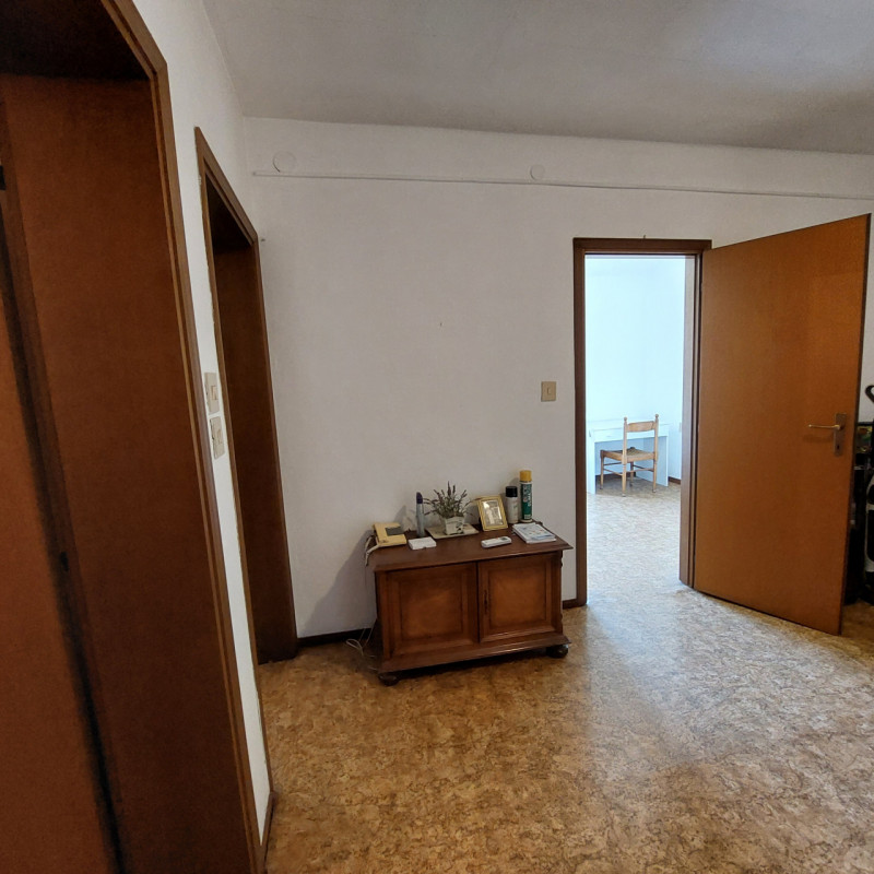 MASI,
Se stai cercando un'abitazione in centro, ma in una zona tranquilla e riservata, questa por...