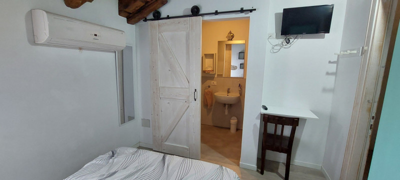 Piazzola sul Brenta in centro paese, affittasi da subito camera da letto arredata situata al prim...