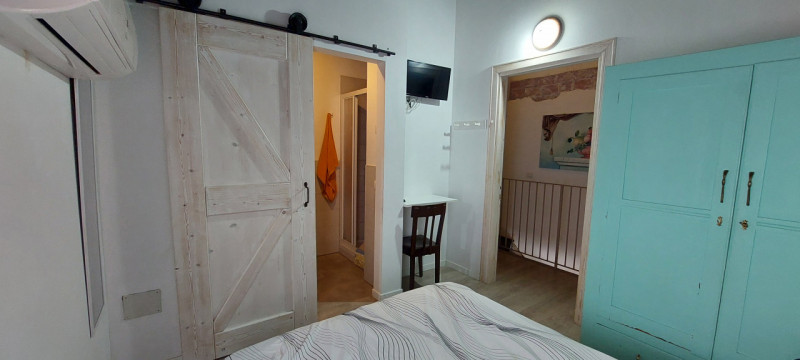 Piazzola sul Brenta in centro paese, affittasi da subito camera da letto arredata situata al prim...