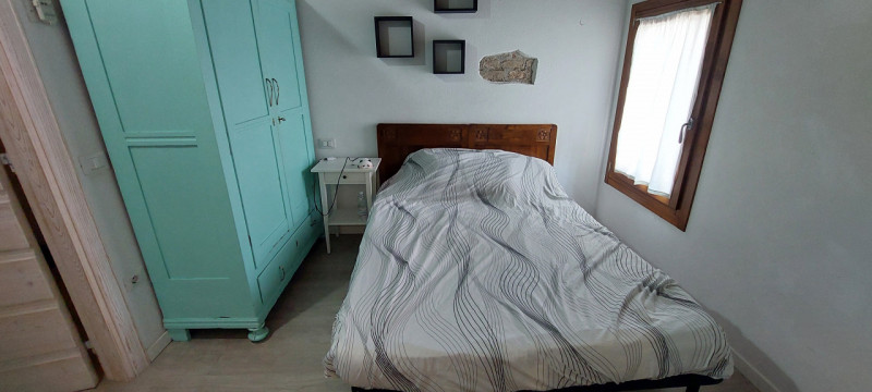 Piazzola sul Brenta in centro paese, affittasi da subito camera da letto arredata situata al prim...