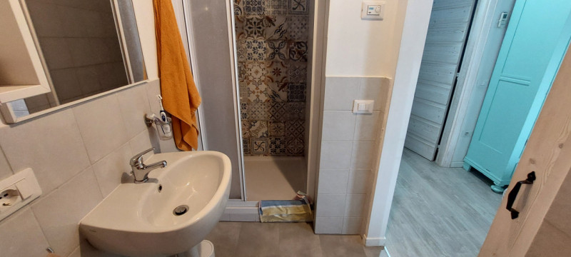 Piazzola sul Brenta in centro paese, affittasi da subito camera da letto arredata situata al prim...