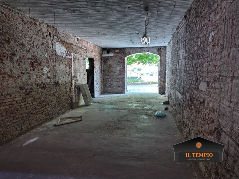 Zona san francesco Affittasi Deposito Magazzino --- annuncio pubblicato con GESTIONALEIMMOBILIARE.it