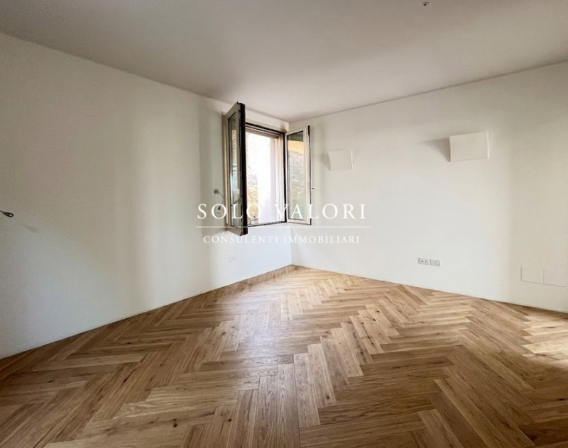 Rif. C360 (per info 335 6198429 Nicola - 338 9387816 Matteo)

Soluzione di Prestigio

Asolo Centr...