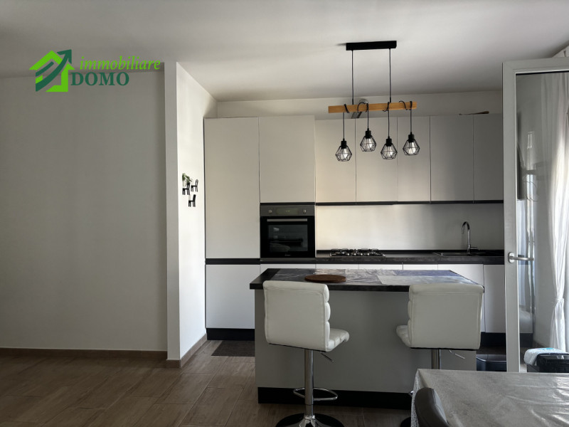 Scoprite il vostro nuovo rifugio nella splendida città di Schio! Vi presentiamo un luminoso appar...