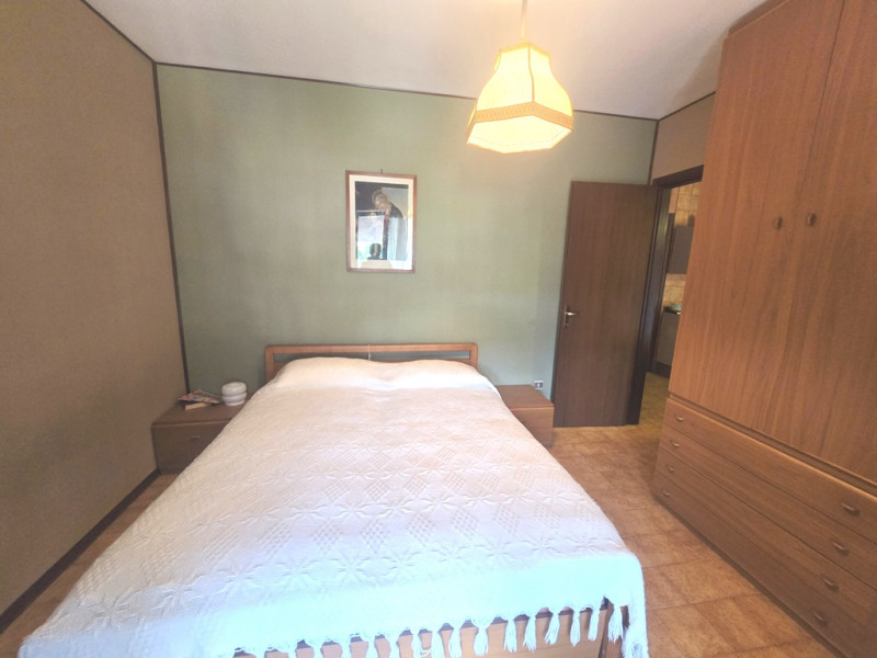 Tonezza del Cimone: Vicino al centro appartamento all' ultimo piano di : ingresso, soggiorno con ...