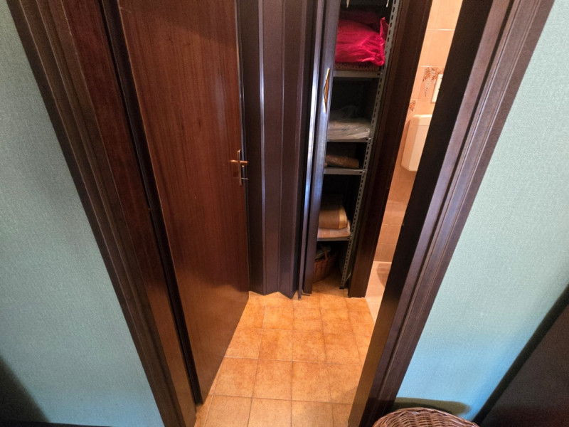 Tonezza del Cimone: Vicino al centro appartamento all' ultimo piano di : ingresso, soggiorno con ...