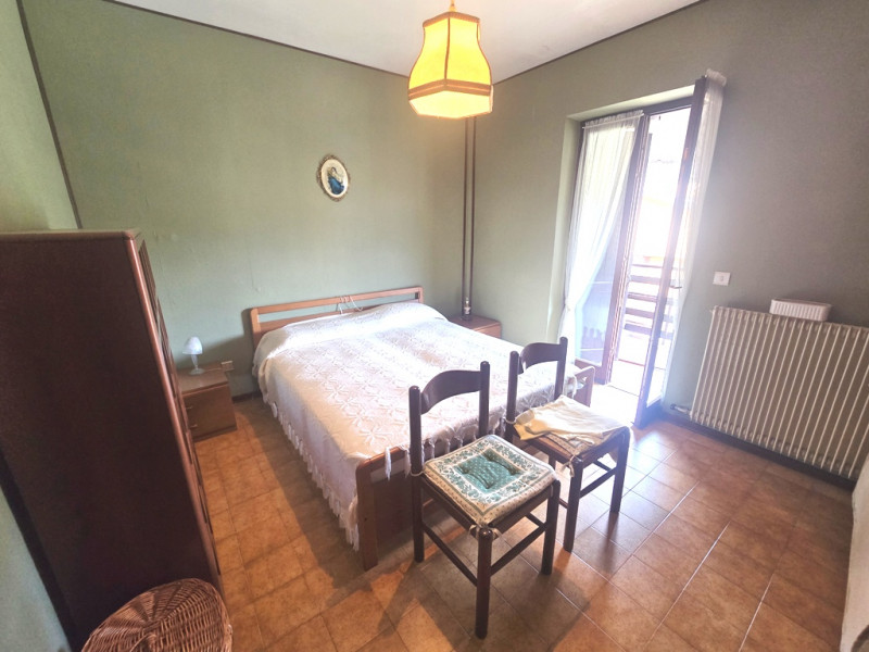 Tonezza del Cimone: Vicino al centro appartamento all' ultimo piano di : ingresso, soggiorno con ...