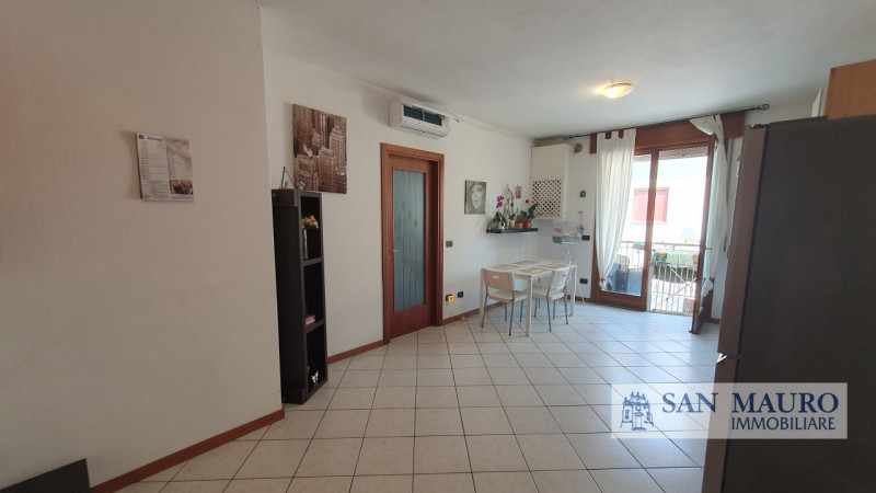 COSTABISSARA: al piano rialzato, proponiamo ampio mini appartamento con studio, due bagni, cantin...
