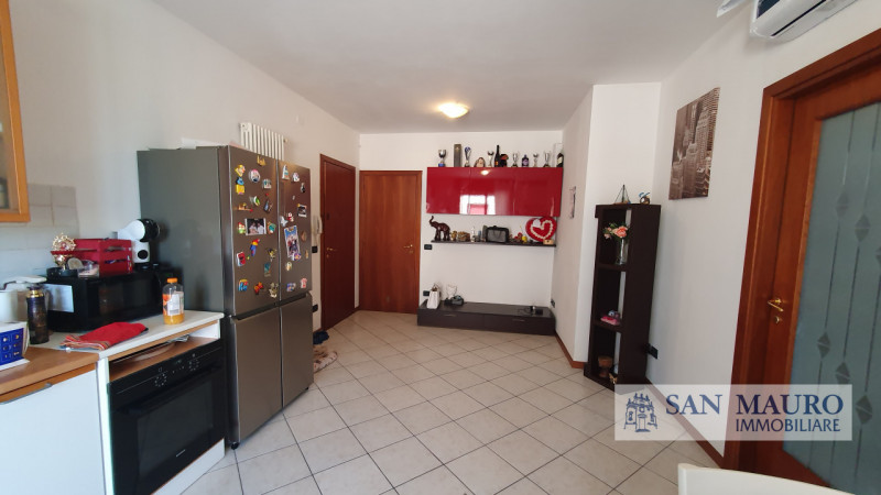 COSTABISSARA: al piano rialzato, proponiamo ampio mini appartamento con studio, due bagni, cantin...