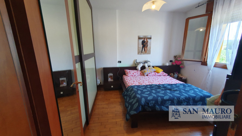 COSTABISSARA: al piano rialzato, proponiamo ampio mini appartamento con studio, due bagni, cantin...