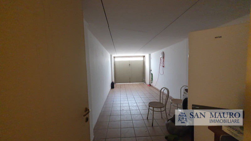 COSTABISSARA: al piano rialzato, proponiamo ampio mini appartamento con studio, due bagni, cantin...