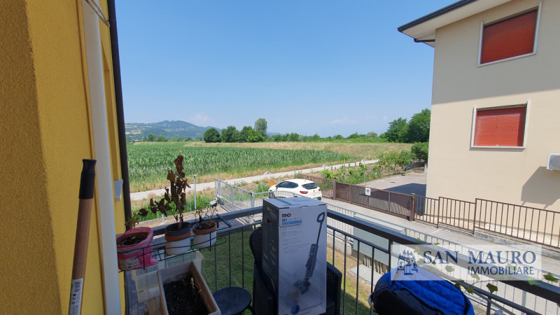 COSTABISSARA: al piano rialzato, proponiamo ampio mini appartamento con studio, due bagni, cantin...