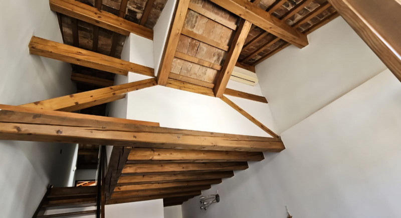VICENZA IN UNA DELLE PIAZZE PIÙ BELLE E  RINOMATE DELLA CITTÀ proponiamo in vendita un bicamere a...