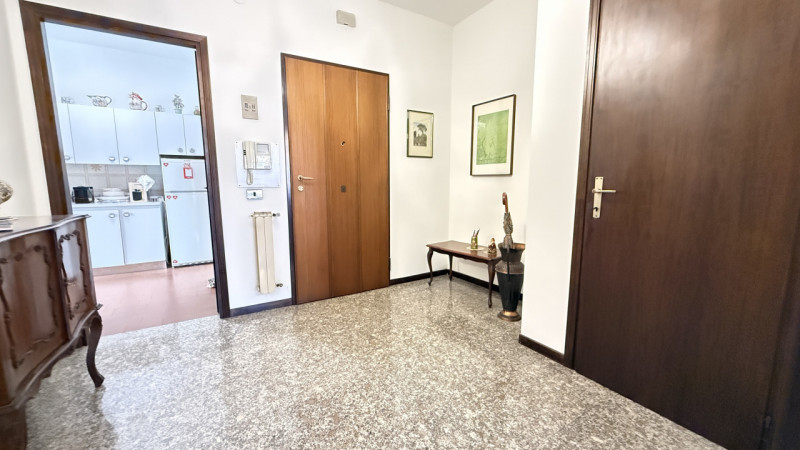 MADONNA PELLEGRINA Quartiere servito e ben collegato, posizione comoda al Prato della Valle e agl...