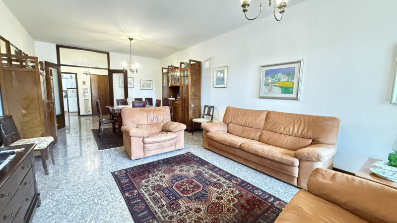 MADONNA PELLEGRINA Quartiere servito e ben collegato, posizione comoda al Prato della Valle e agl...