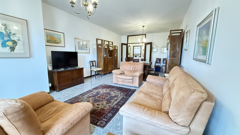 MADONNA PELLEGRINA Quartiere servito e ben collegato, posizione comoda al Prato della Valle e agl...