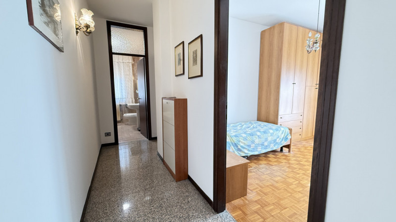 MADONNA PELLEGRINA Quartiere servito e ben collegato, posizione comoda al Prato della Valle e agl...