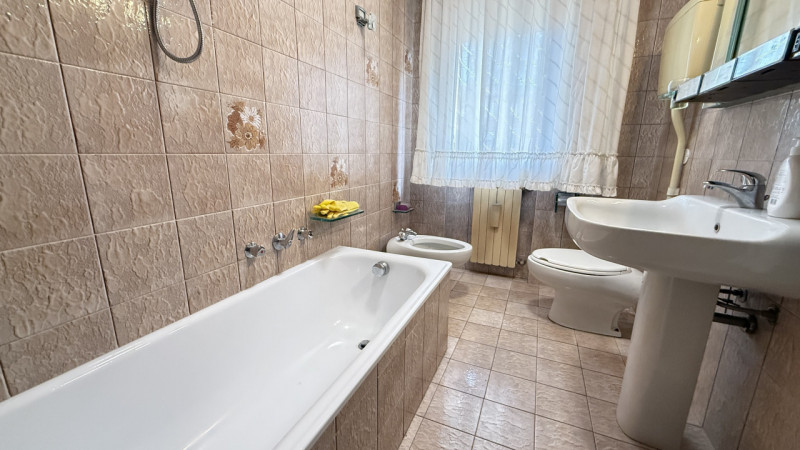 MADONNA PELLEGRINA Quartiere servito e ben collegato, posizione comoda al Prato della Valle e agl...