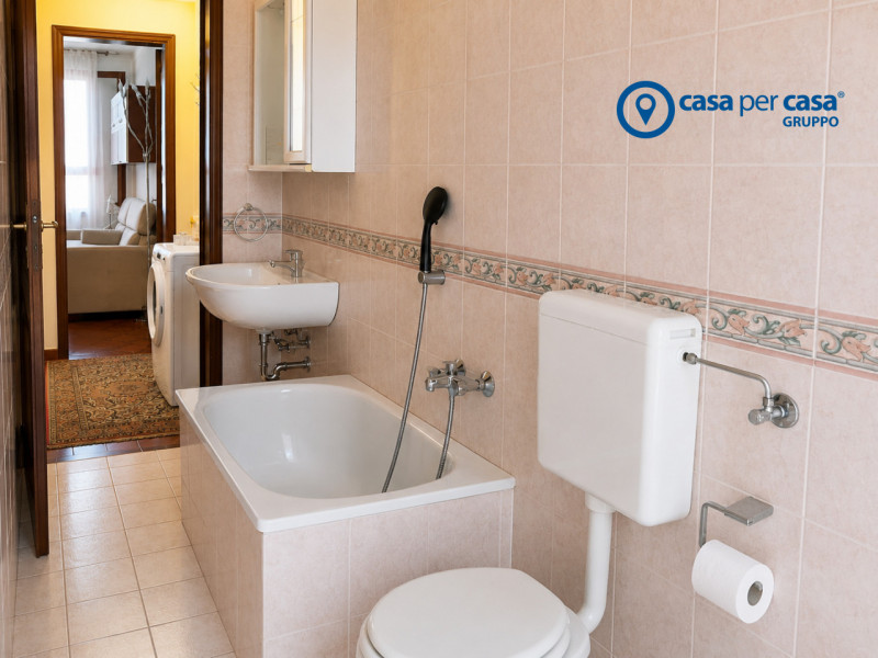 APPROVATO GRUPPO CASA PER CASA: VALUTATO, CONTROLLATO, GESTITO IN ESCLUSIVA!

ZONA
L'immobile si ...