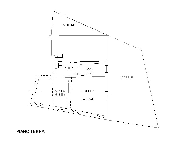 In un posizione comoda al centro di Granze, proponiamo in vendita porzione di bifamiliare, con ga...