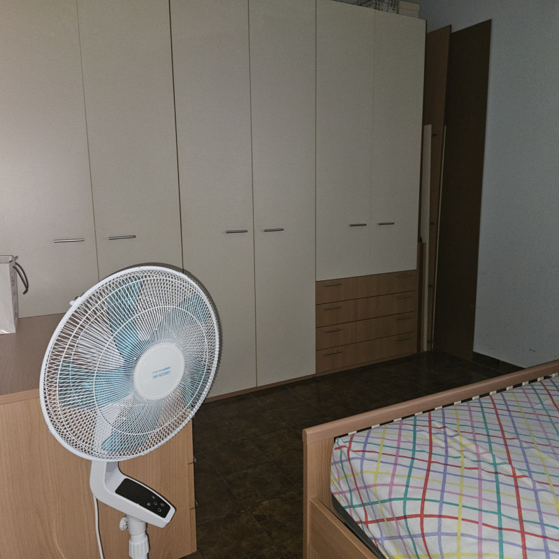 In esclusiva presso la nostra Agenzia, proponiamo un affascinante appartamento quadrilocale situa...