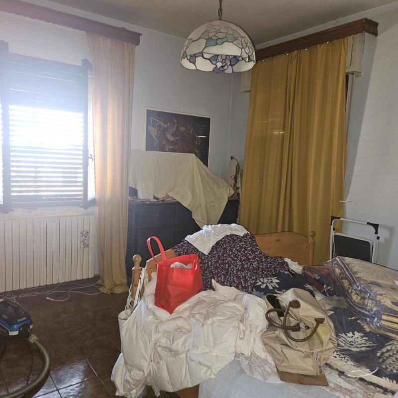 In esclusiva presso la nostra Agenzia, proponiamo un affascinante appartamento quadrilocale situa...