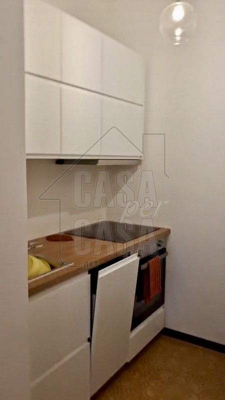 Per info e foto, Maddalena 351 799 3937, riferimento annuncio MD16

Padova, Zona Camposampiero - ...