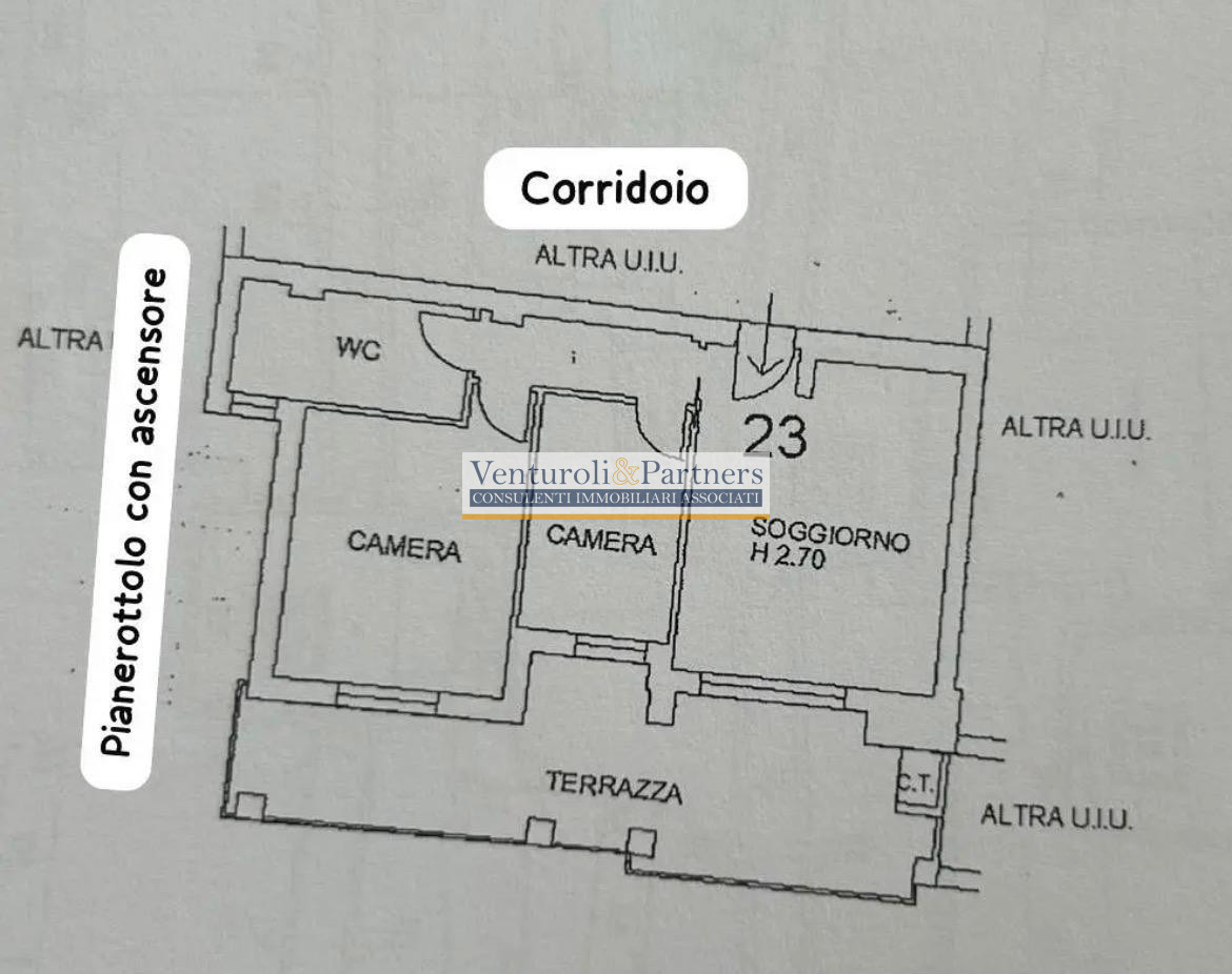 Elegant Three-Room Apartment in Desenzano del Garda Just a Few Steps from the Center